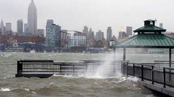 सैंडी से सहमा अमेरिका, छह करोड़ लोग प्रभावित