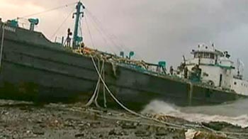 Superstorm Sandy batters US East Coast