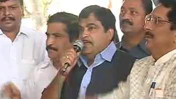 Video : 'Am ready for any inquiry, what about Congress' son-in-law?' asks Gadkari