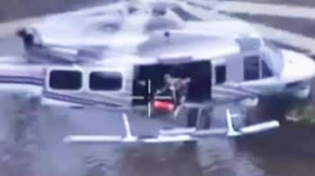 Video : Storm Sandy: Video of dramatic helicopter rescues