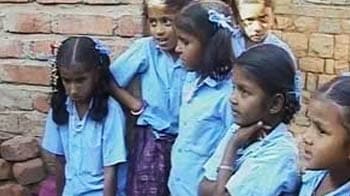 बच्चों का खाना खा गई निजी कंपनियां