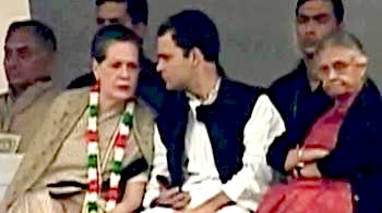 ललकारीं सोनिया, मनमोहन ने गिनाईं उपलब्धियां