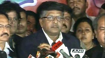 BJP backs Nitin Gadkari, LK Advani skips core group meeting BJP backs Nitin Gadkari, LK Advani skips core group meeting