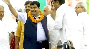 संघ के नेता गुरुमूर्ति ने किया गडकरी का बचाव