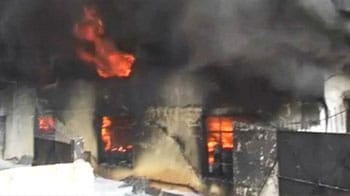 Video : Fire in Bangalore at paint factory, huge flames visible