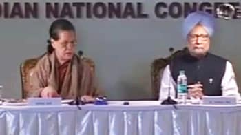 Video : Congress meet begins, Sonia and Rahul take bus there