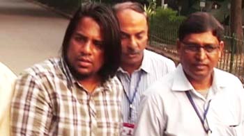 पांच चेहरे, पांच नाम, एक शख्स