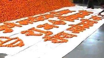 Video : Pune's Diwali tradition: ladoos for all