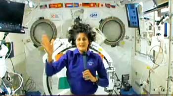 दीवाली पर अतंरिक्ष से सुनीता की बधाई