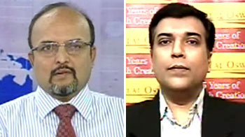 Overweight on Bharti Airtel, Idea Cellular: expert