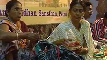 प्रगति मैदान : दिल्ली में मेला रंग-बिरंगा