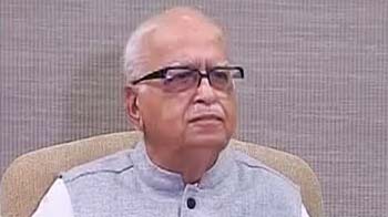 बाला साहब ने राजनीति में अमिट छाप छोड़ी : आडवाणी