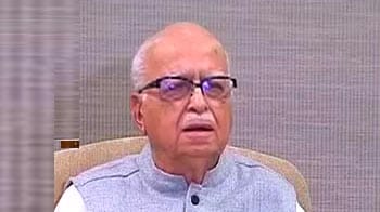 Bal Thackeray dies: This loss has left a gaping void in nation's politics, says LK Advani