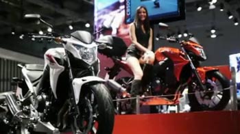 कुछ तेज-तर्रार बाइक्स, जोरदार स्पोर्टी छोटी कार