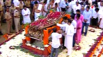 The 9 O'clock News: The biggest stories (Nov 18, 2012)