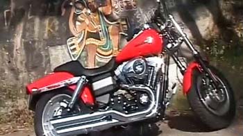 Harley-Davidson Fat Bob rolls in