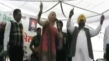 जब मंत्रीजी ने अनीता के साथ लगाए ठुमके!