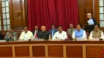 The 9 O'clock News: The biggest stories (Nov 26, 2012)