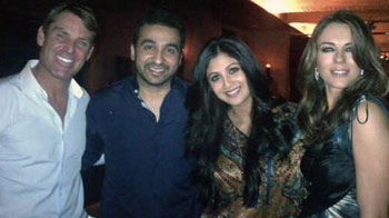 Shilpa's lavish dinner for Liz and Warne Shilpa's lavish dinner for Liz and Warne