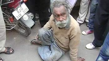 बेटे के जुल्म से भिखारी बना पीएचडी अध्यापक