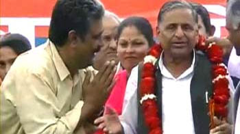 अलीगढ़ में बनेगा मुलायम सिंह का मंदिर