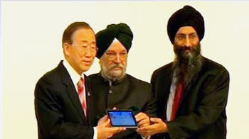 Video : Undeterred by 'Made in China' allegations, India showcases Aakash 2 tablet at UN