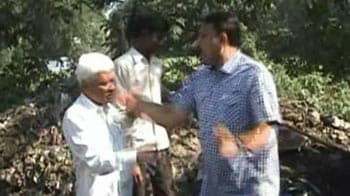 Video : Caught on camera: Raj Thackeray's man repeatedly slaps 65-yr-old contractor