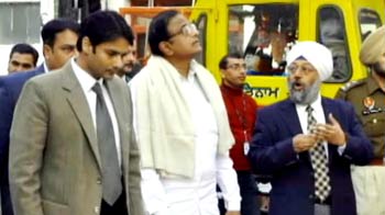 मोहाली : 48 घंटे में तैयार इमारत को देखने पहुंचे चिदंबरम