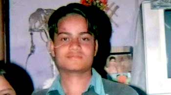 कलयुगी पति ने जुए में पत्नी को दांव पर लगाया कलयुगी पति ने जुए में पत्नी को दांव पर लगाया