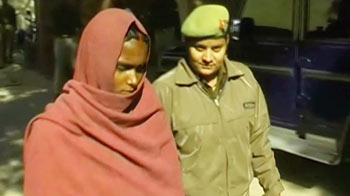 मां ने तीन बेटियों को नाले में डुबोकर मार डाला