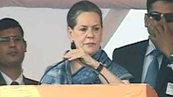 Video : Gujarat polls: Congress intensifies campaign, Sonia to address rally today