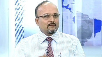 Overweight on TCS, HCL Tech; avoid PSU bank stocks: experts