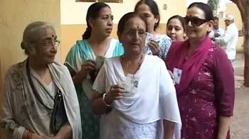 Videos : गुजरात में पहले चरण का मतदान