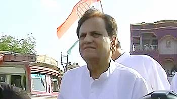 गुजरात चुनाव : अहमद पटेल के साथ एक दिन