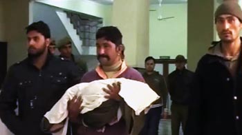 जम्मू : डॉक्टरों की लापरवाही से डेढ़ साल की बच्ची की मौत