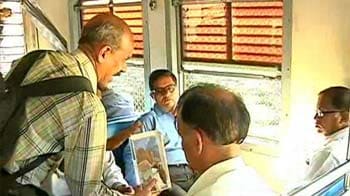 Video : Why this Professor begs on Mumbai trains
