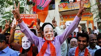 Speech in Hindi, eye on Delhi? Forgive any mistakes, says Modi