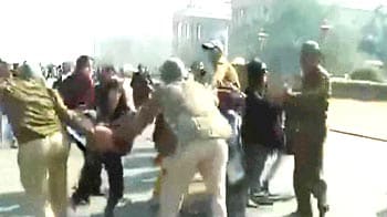 Video : Delhi rape: Profound anger on the streets, protests reach Rashtrapati Bhavan