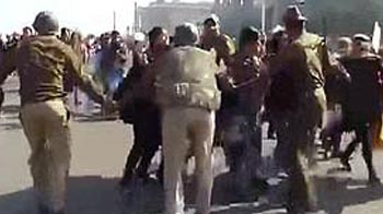 राष्ट्रपति भवन तक पहुंची गैंगरेप के खिलाफ गुस्से की आंच