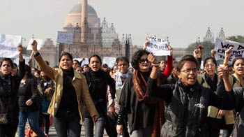 Delhi gang-rape survivor no longer on ventilator, concerns about infection