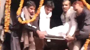Delhi constable Subhash Tomar cremated with full state honours
