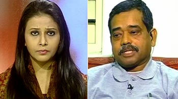 अभिजीत के बयान पर इतना विवाद क्यों?