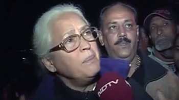 दहेज लेना बंद करें युवा : नफीसा अली