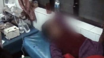 Video : यूपी : दो महिलाओं पर फेंका तेजाब, आरोपी फरार