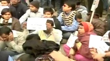 After throwing her off the bus, accused tried to crush 'Amanat', say sources