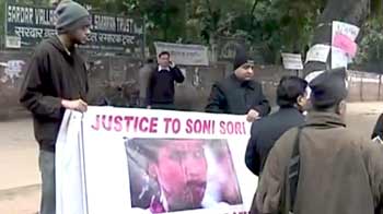 Video : जेल में बंद सोनी सोरी को इंसाफ दिलाने के लिए प्रदर्शन