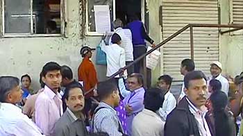 आधार कार्ड को लेकर मची मारामारी