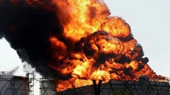 3 killed in fire at oil storage facility near Surat 3 killed in fire at oil storage facility near Surat
