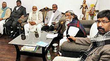 JMM, Congress leaders meet today to discuss new alliance in Jharkhand