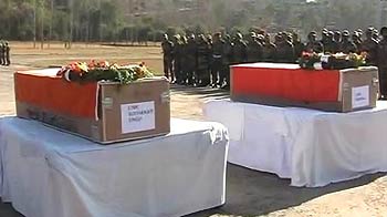 शहीद जवानों के शव जम्मू लाए गए शहीद जवानों के शव जम्मू लाए गए